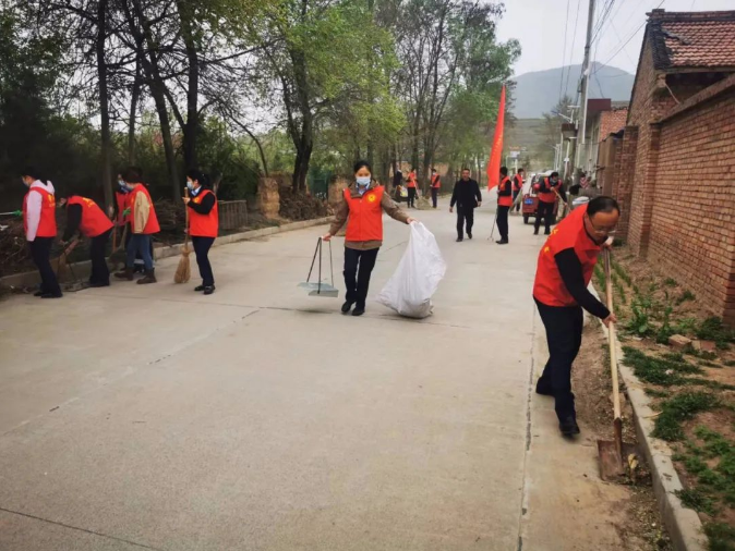 利发官网-利发（中国）
赴包抓共建村社开展卫生清扫志愿服务活动(图3)
