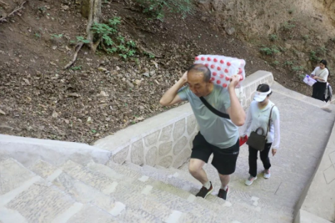 助力文旅市场 展示产投风采——利发官网-利发（中国）
组织开展员工登山比赛活动(图6)