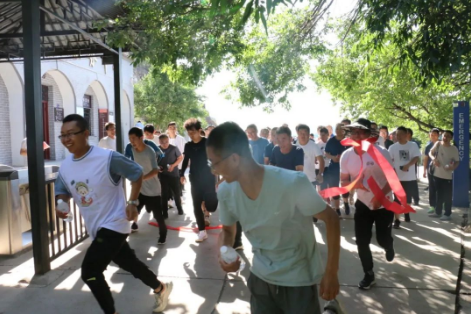 助力文旅市场 展示产投风采——利发官网-利发（中国）
组织开展员工登山比赛活动(图2)