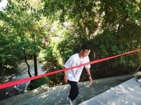 助力文旅市场 展示产投风采——利发官网-利发（中国）
组织开展员工登山比赛活动(图8)