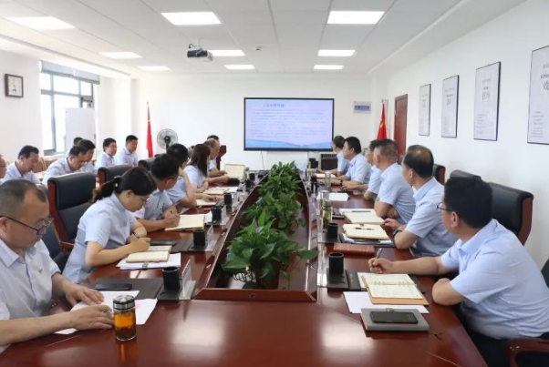 利发官网-利发（中国）
召开党委理论中心组集体学习会议(图2)