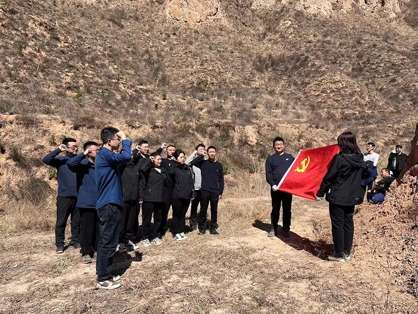 利发官网-利发（中国）
开展义务植树活动(图3)